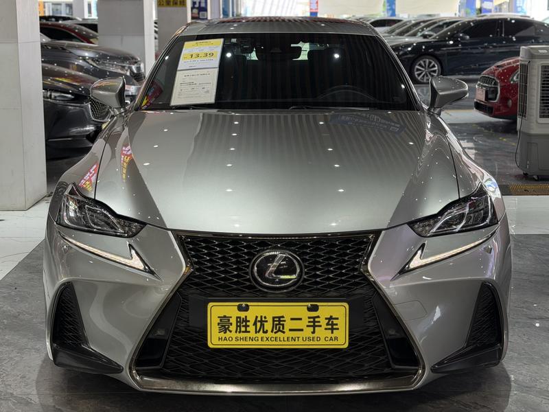 Lexus IS - фото 1