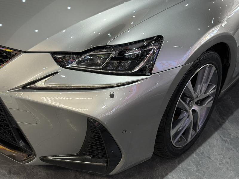 Lexus IS - фото 4