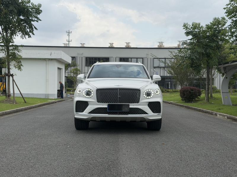 Bentley Bentayga - фото 1
