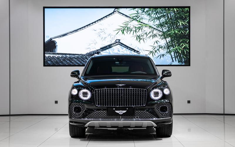Bentley Bentayga - фото 1