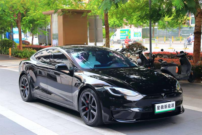 Tesla Model S - фото 2