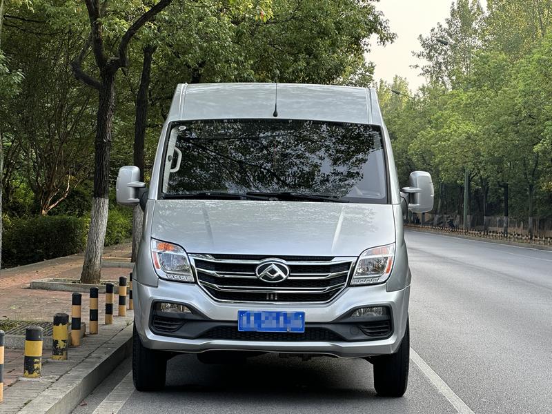 Maxus V80 - фото 1