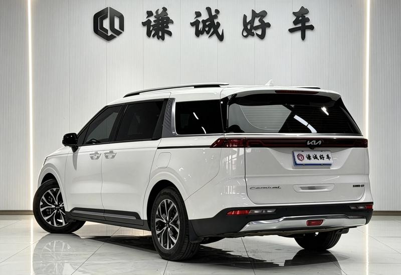 Kia Carnival - фото 3