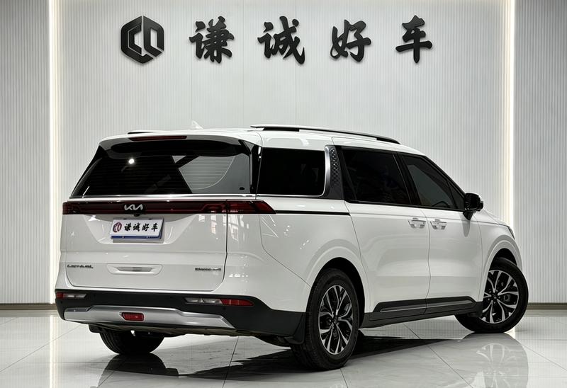 Kia Carnival - фото 4
