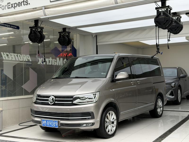 Volkswagen Multivan - фото 0