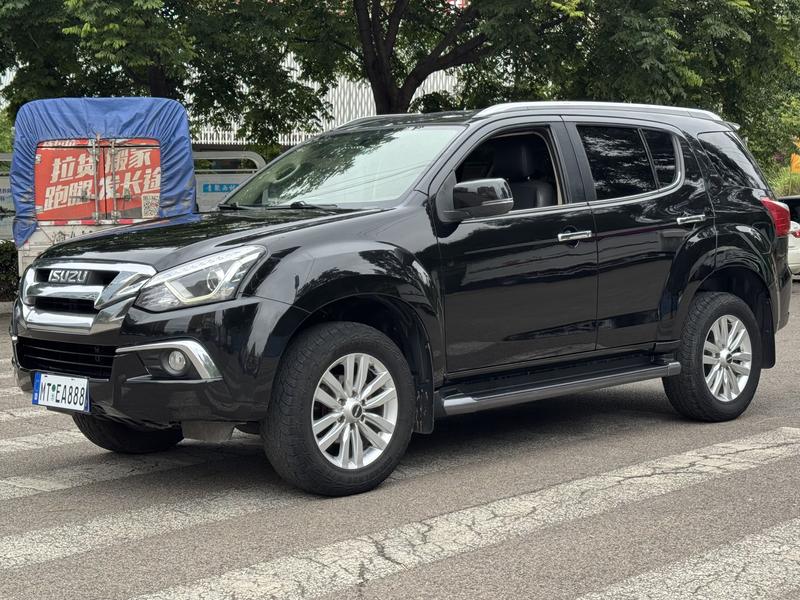 Isuzu mu-X - фото 0