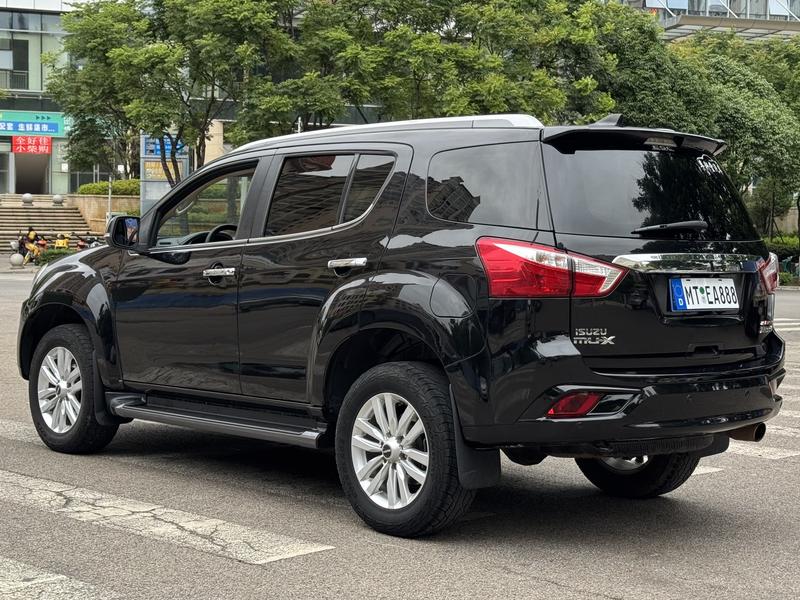 Isuzu mu-X - фото 3