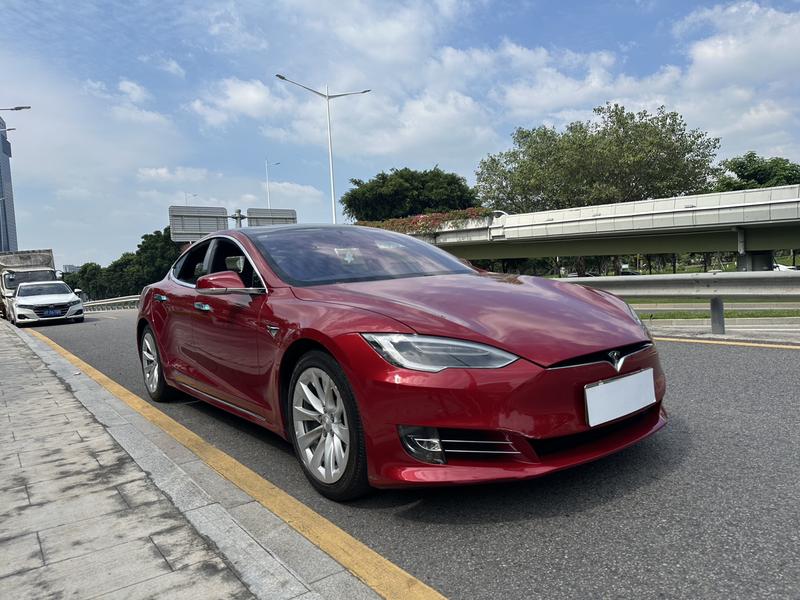 Tesla Model S - фото 2