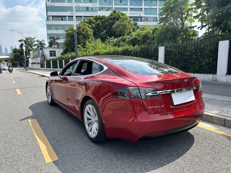 Tesla Model S - фото 3