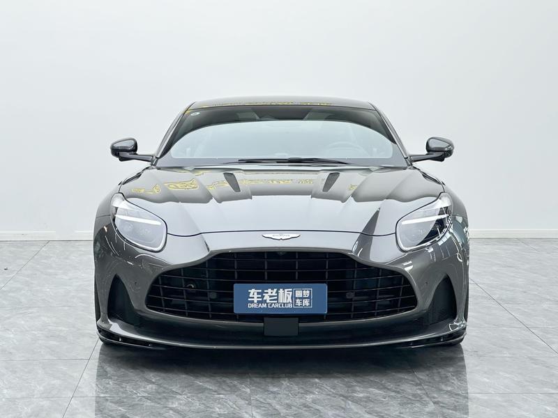 Aston Martin DB12 - фото 1