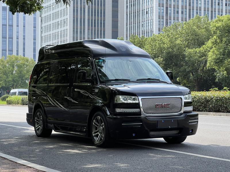 GMC Savana - фото 2