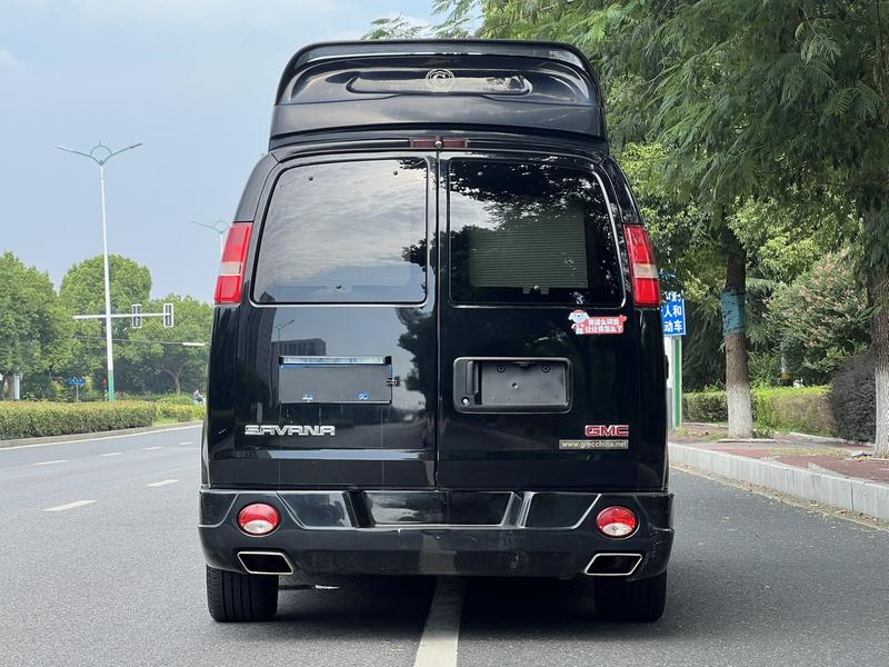 GMC Savana - фото 3