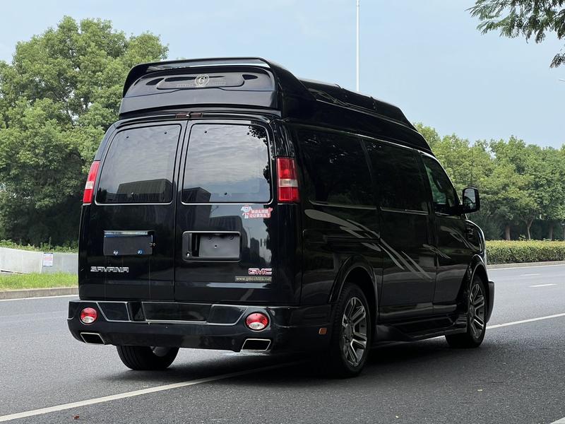 GMC Savana - фото 4