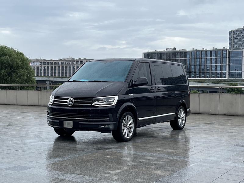 Volkswagen Multivan - фото 0