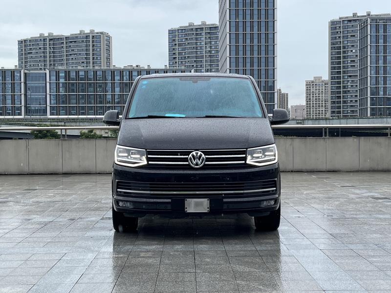 Volkswagen Multivan - фото 1