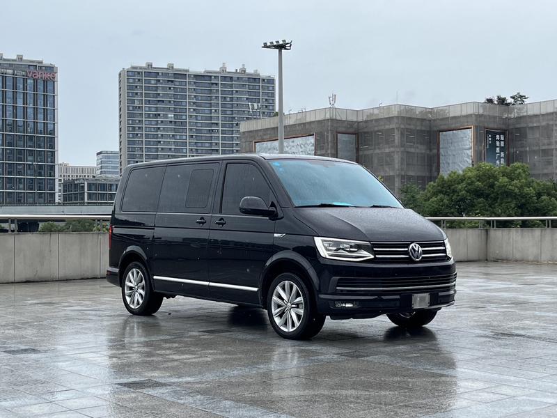 Volkswagen Multivan - фото 2