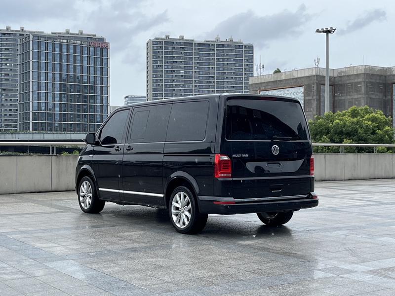 Volkswagen Multivan - фото 3