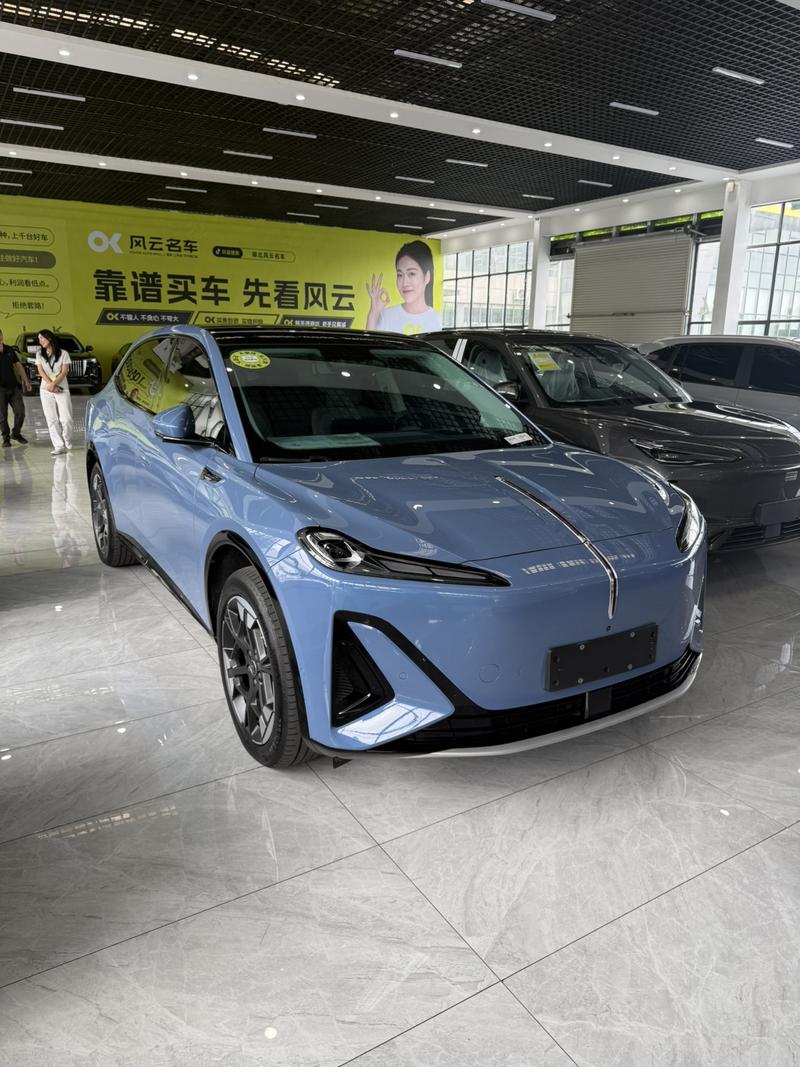 Hongqi 06 - фото 2