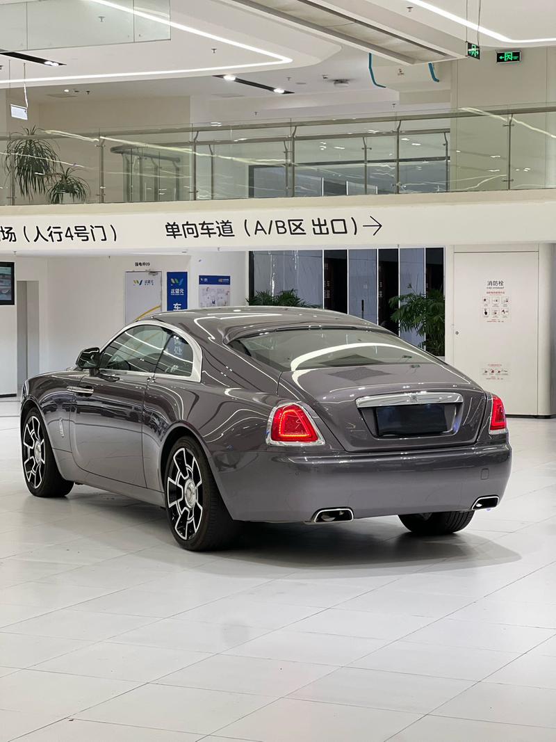 Rolls-Royce Wraith - фото 2