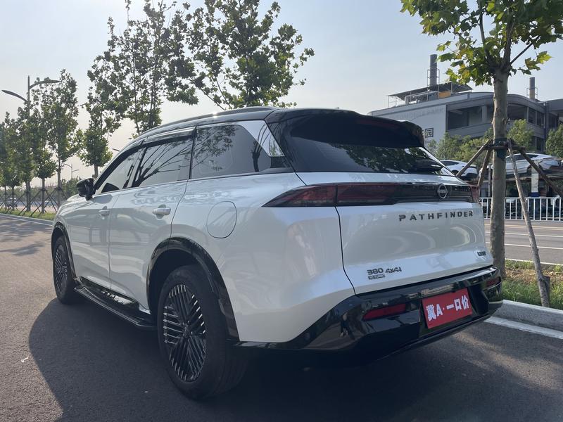 Nissan Pathfinder - фото 4
