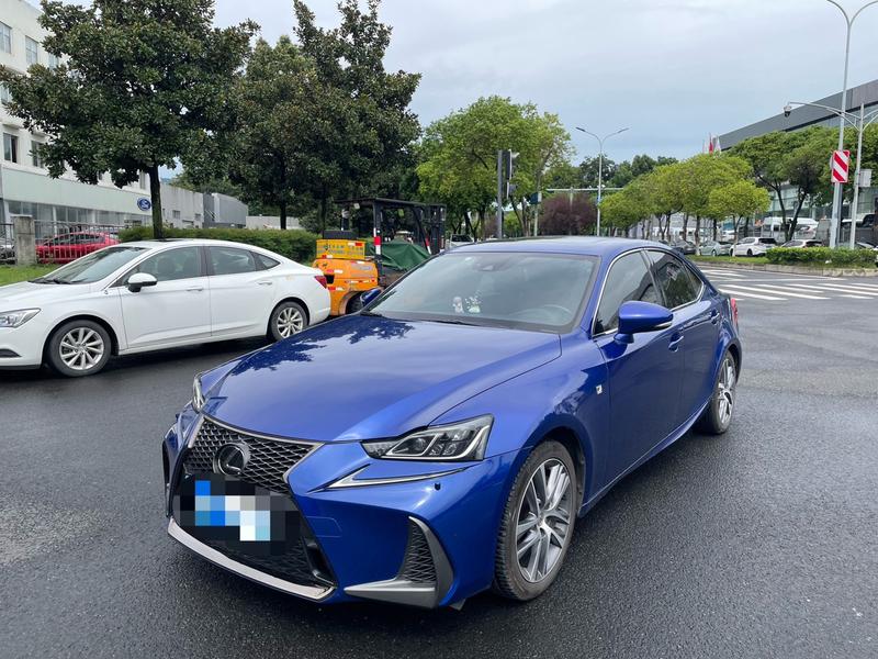 Lexus IS - фото 0