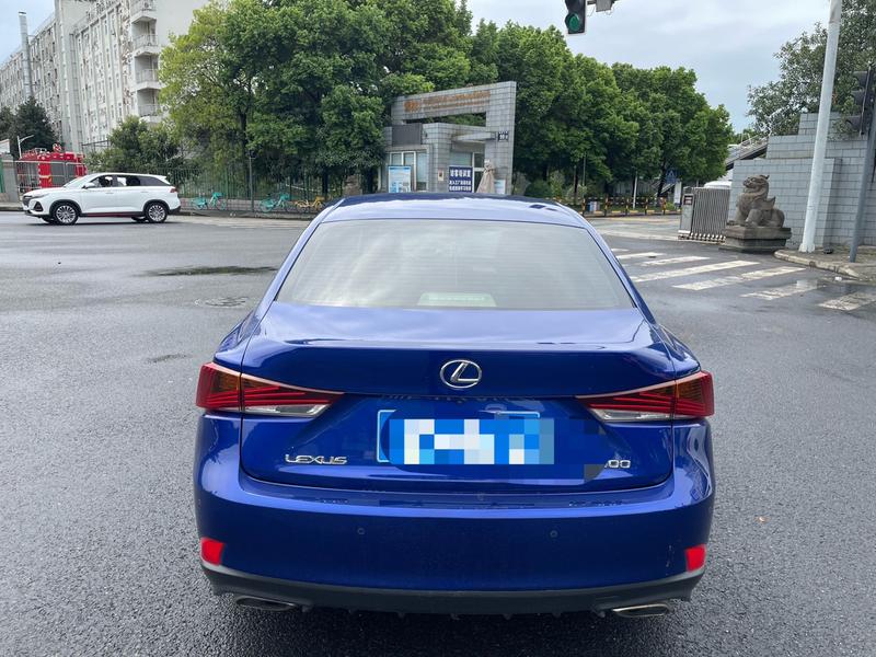 Lexus IS - фото 2