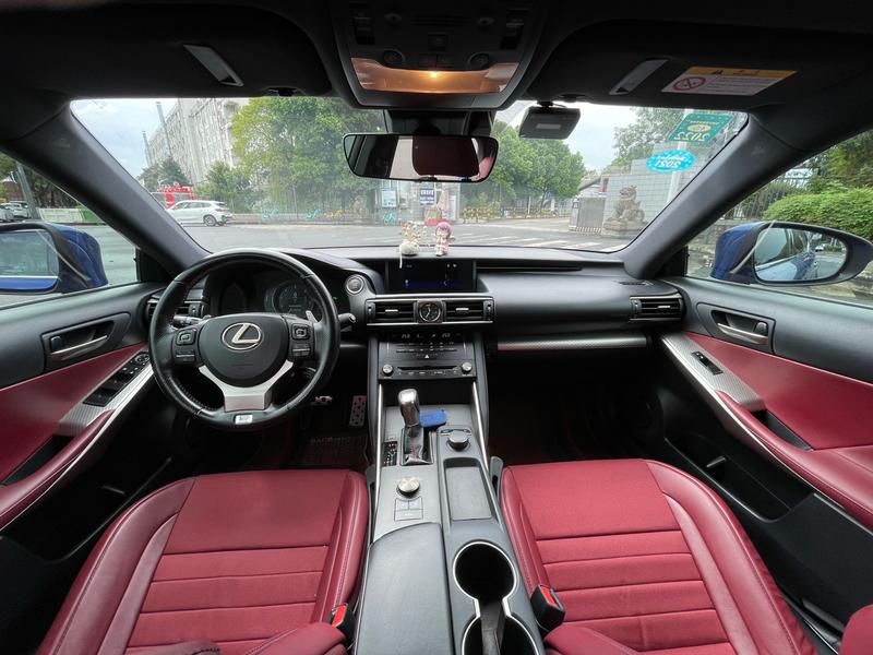 Lexus IS - фото 3