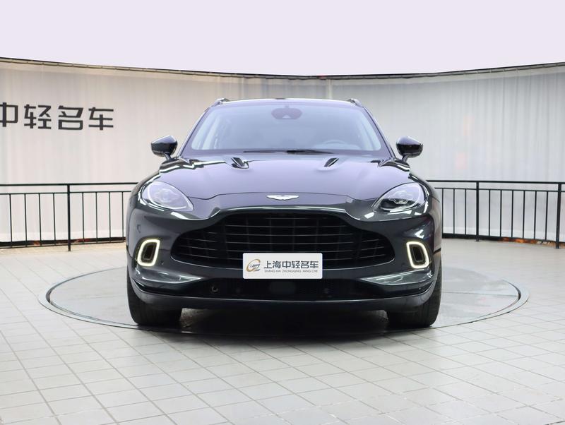 Aston Martin DBX - фото 1