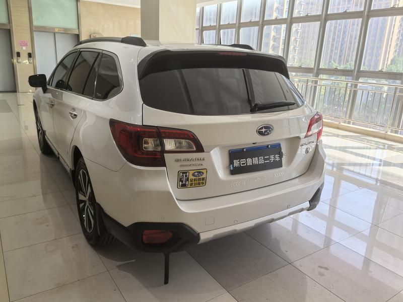 Subaru Outback - фото 2