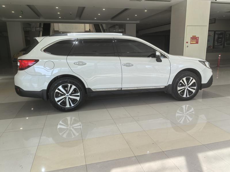 Subaru Outback - фото 4