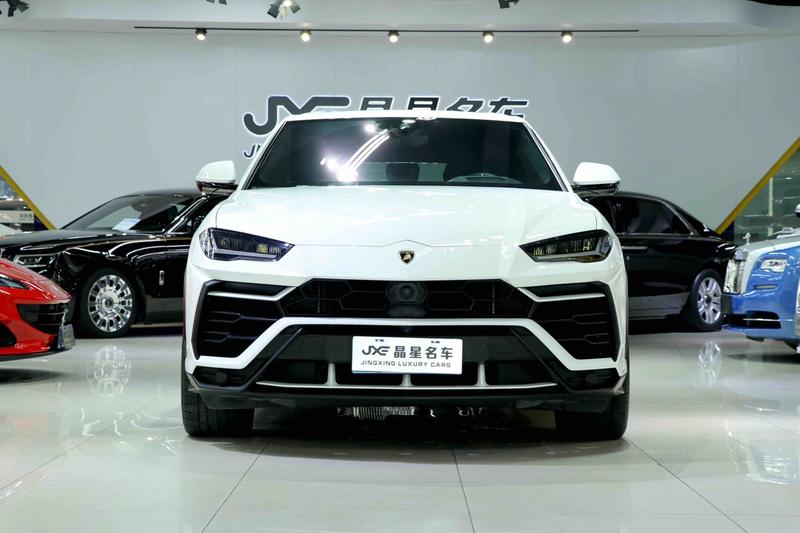 Lamborghini Urus - фото 1