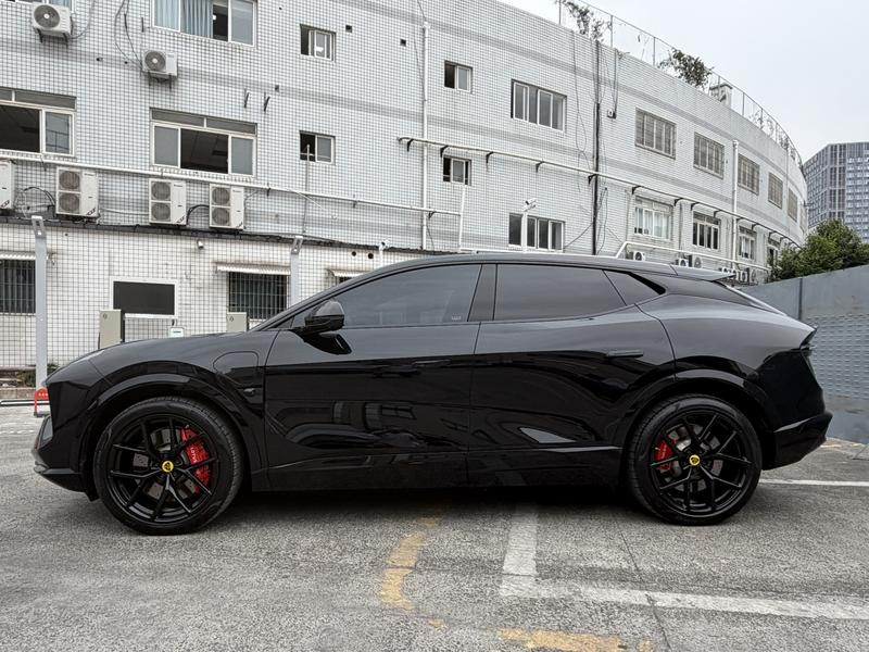 Lotus Eletre - фото 1