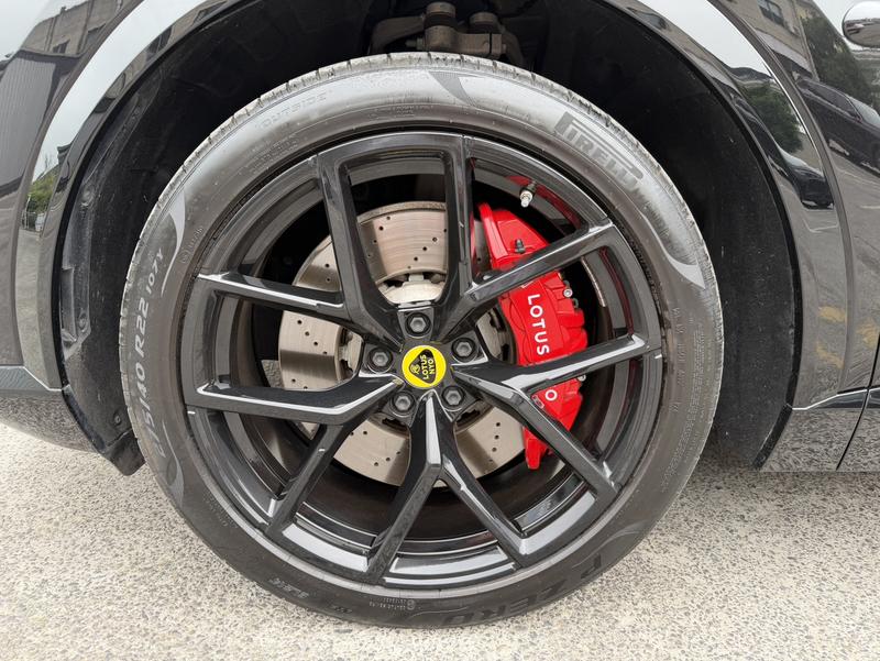 Lotus Eletre - фото 3