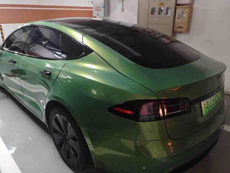 Tesla Model S - фото 2