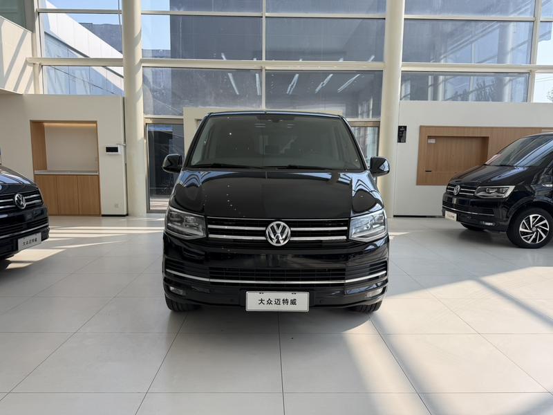 Volkswagen Multivan - фото 1