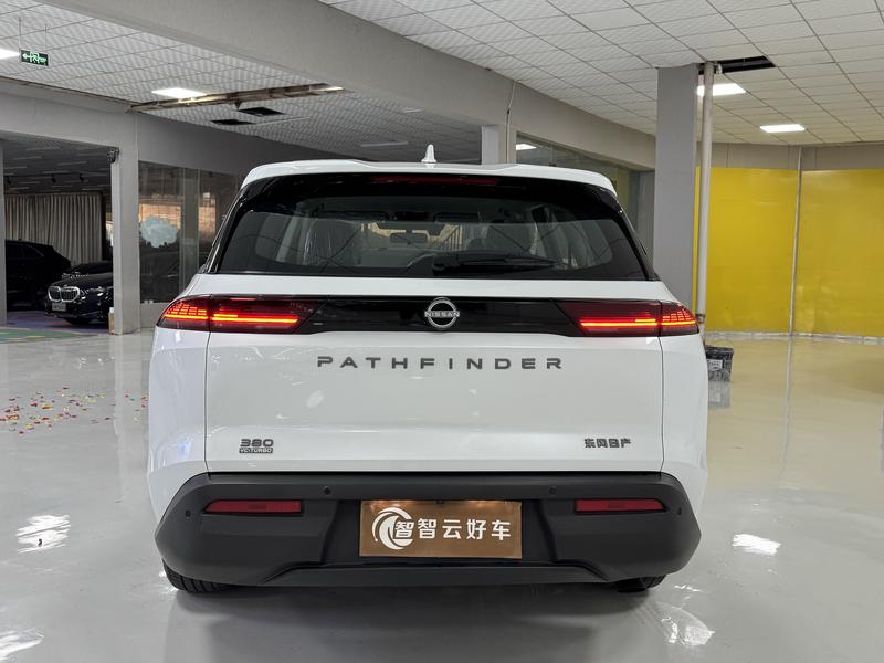 Nissan Pathfinder - фото 4