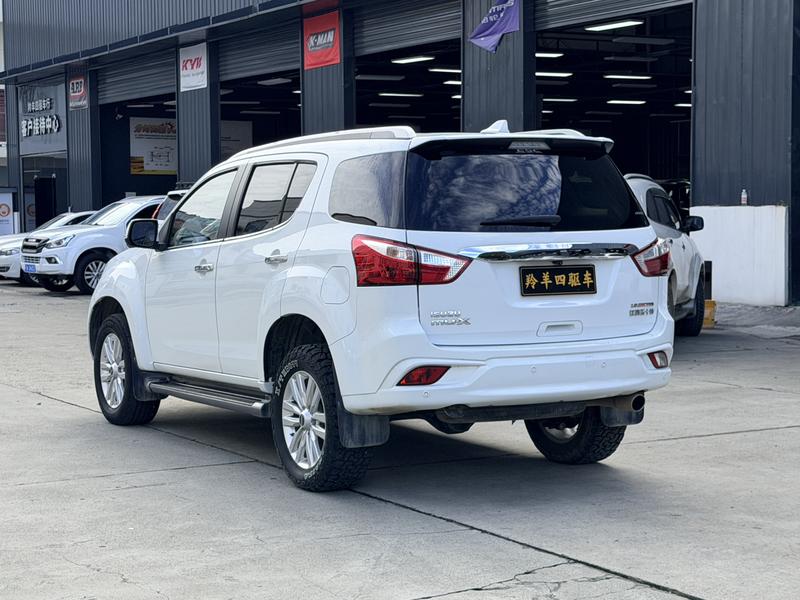 Isuzu mu-X - фото 2