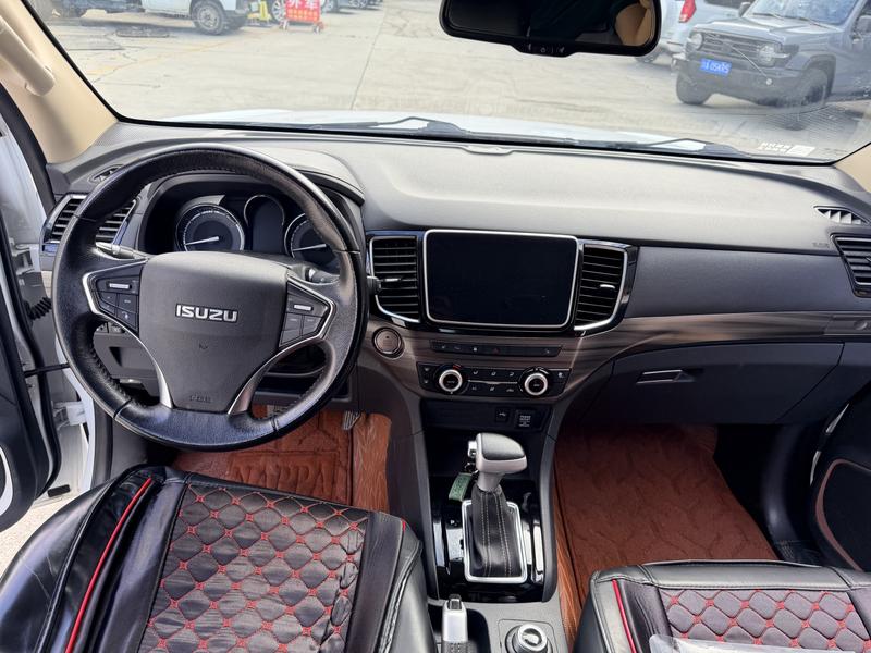 Isuzu mu-X - фото 4