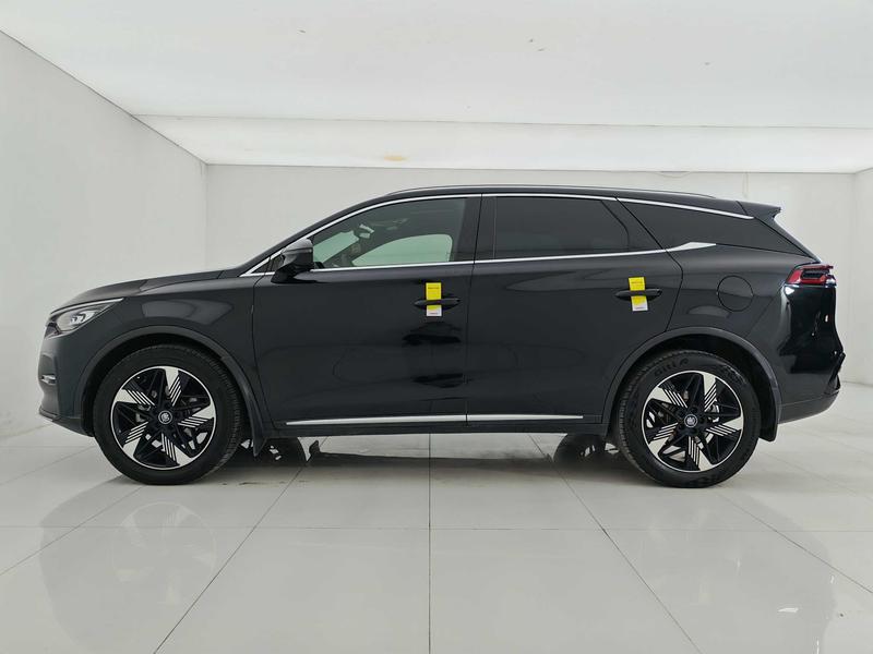 BYD Tang DM-i - фото 3