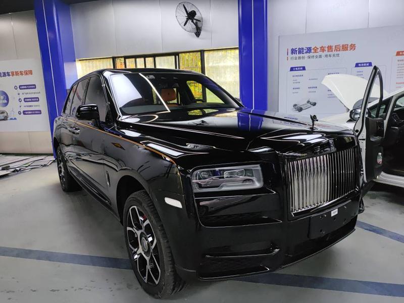 Rolls-Royce Cullinan - фото 1