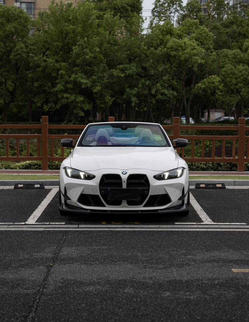 BMW M4 - фото 1