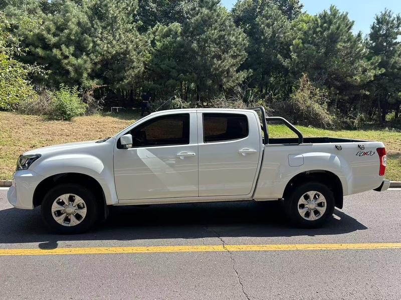 Isuzu RE-MAX - фото 2