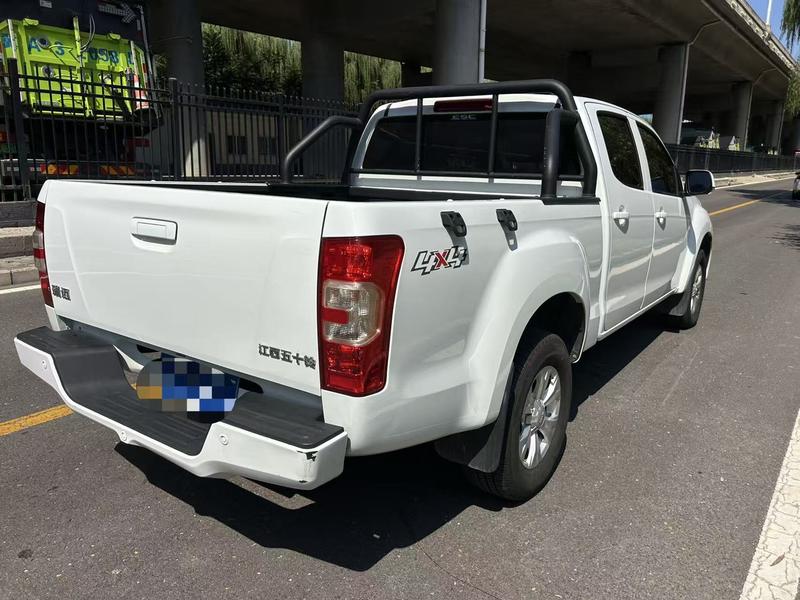 Isuzu RE-MAX - фото 4
