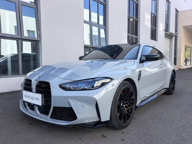 BMW M4 - фото 0