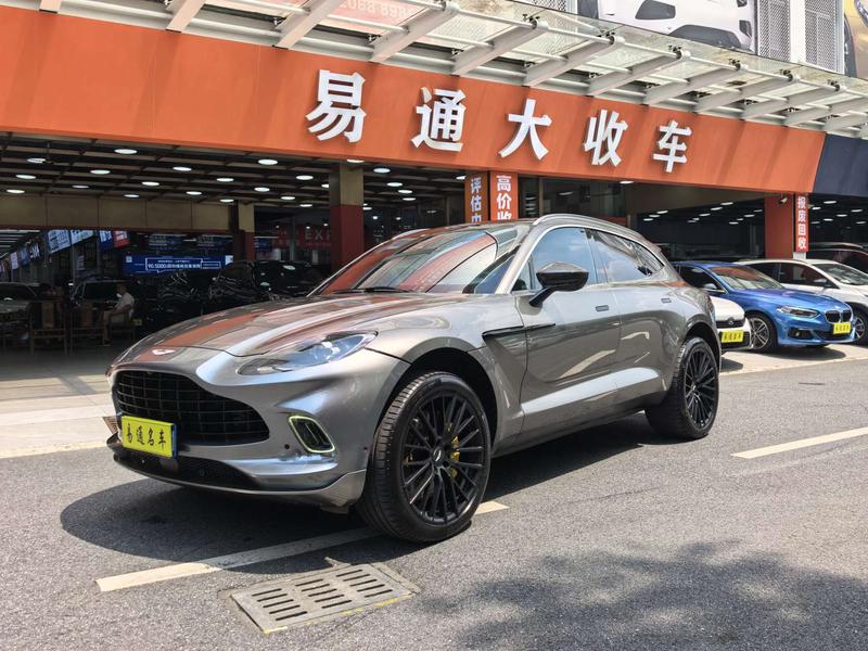 Aston Martin DBX - фото 0