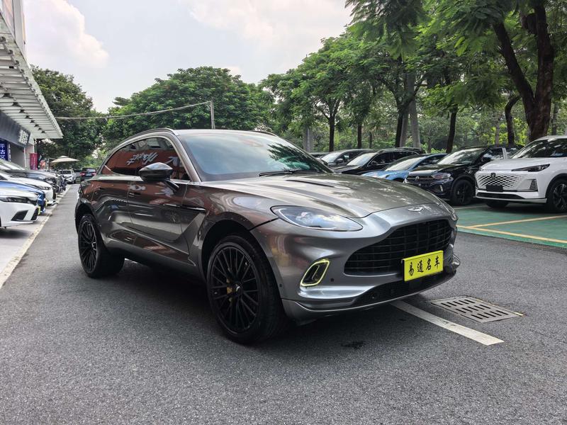 Aston Martin DBX - фото 1