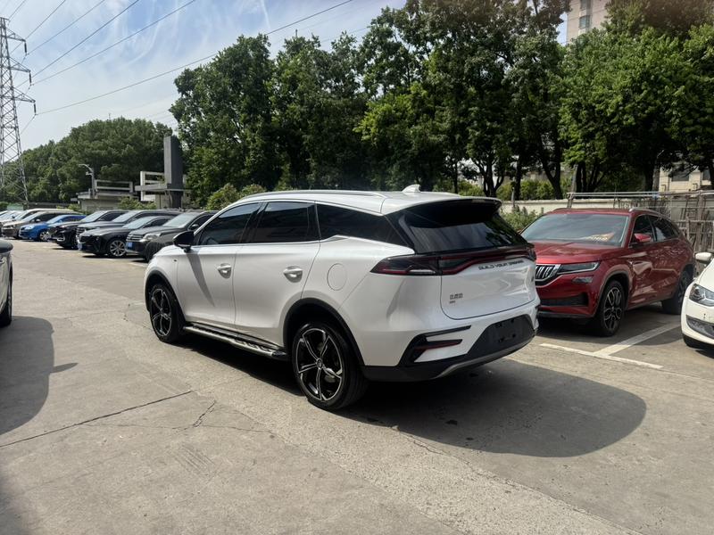 BYD Tang DM-i - фото 4