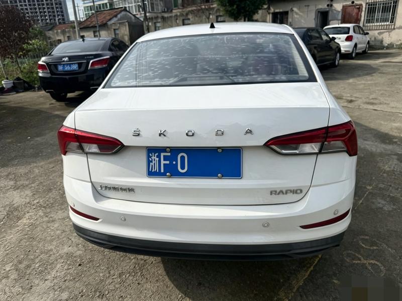 Skoda Rapid - фото 2