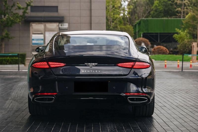 Bentley Continental PHEV - фото 4