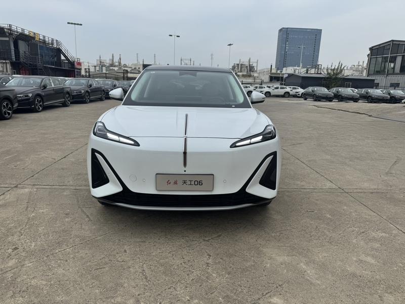 Hongqi 06 - фото 1